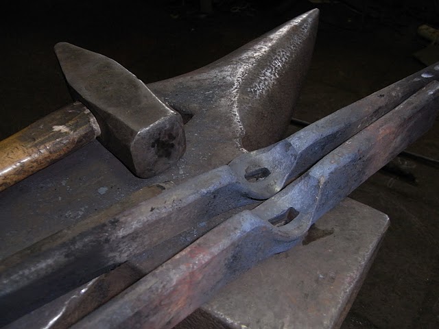 Postup výroby kovaného stolu pro pivovar Antoš